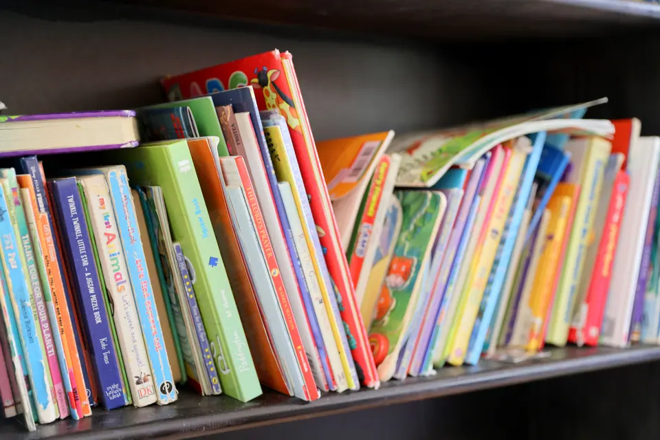 A shelf of colourful children’s books